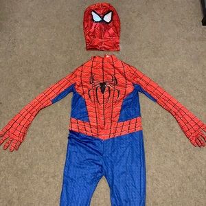 Boys Spider-Man Costume two pieces outfit and face covering Halloween size 8-10